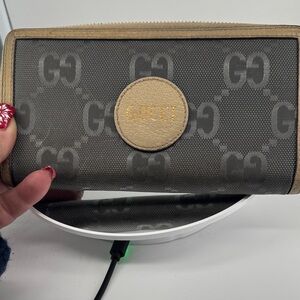Gucci Off The Grid Zip Around Wallet in Grey Nylon Material & Beige Leather Trim